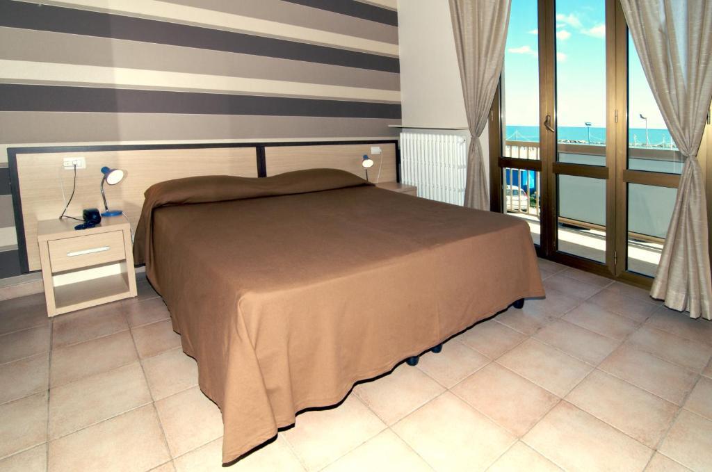 Hotel Velus Civitanova Marche Kamer foto
