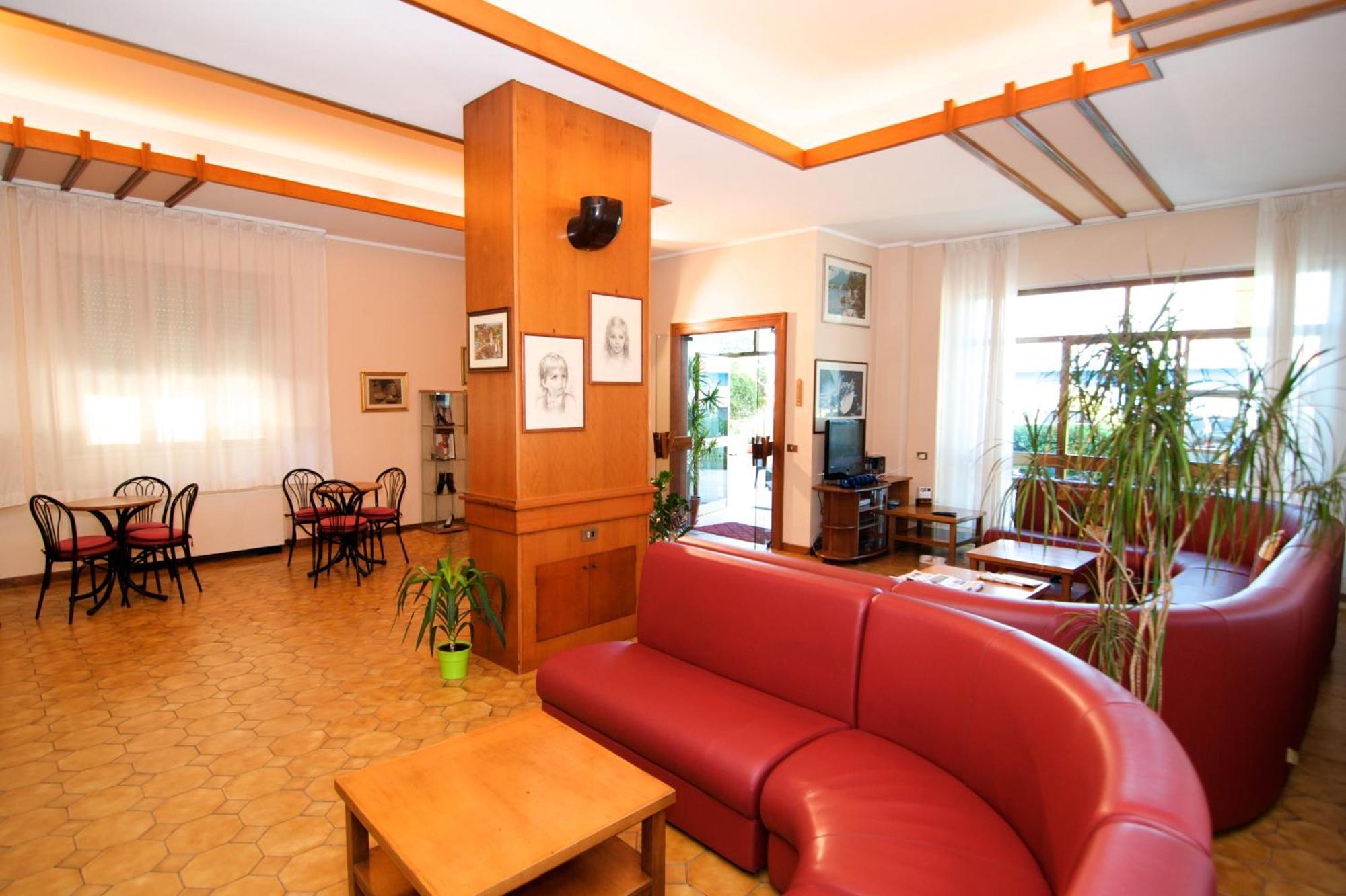 Hotel Velus Civitanova Marche Buitenkant foto