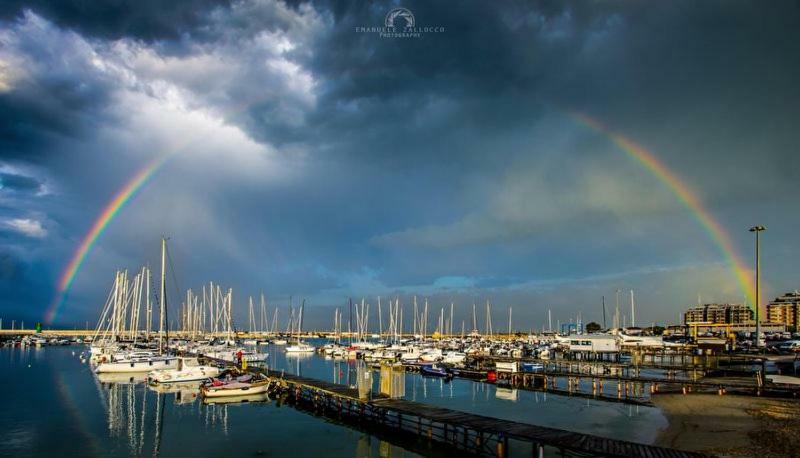 Hotel Velus Civitanova Marche Buitenkant foto
