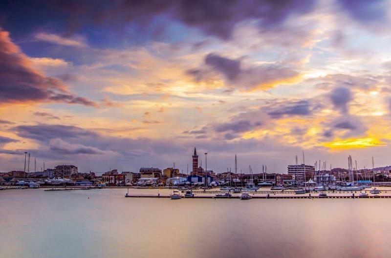 Hotel Velus Civitanova Marche Buitenkant foto